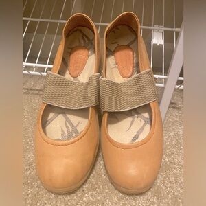 Born Açaí in Mandarine- elastic top stylish melon ballet flats!